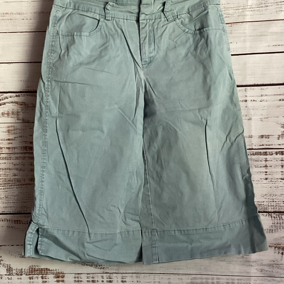 Gloria Vanderbilt Aqua Bermuda Shorts - Picture 1 of 5